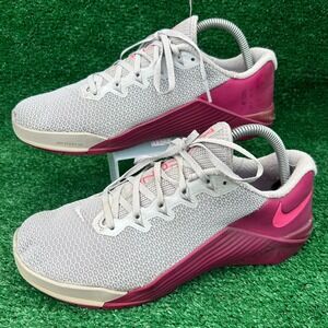 Nike Metcon 5 Womens Training Shoes Grey Raspberry Red AO2982-061 Size 9.5